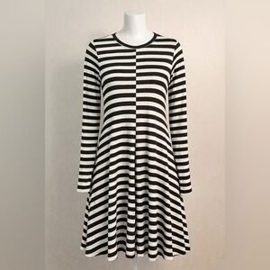 NWT Lou & Grey Signature Soft Striped long-sleeve woven swing dress gray/ white